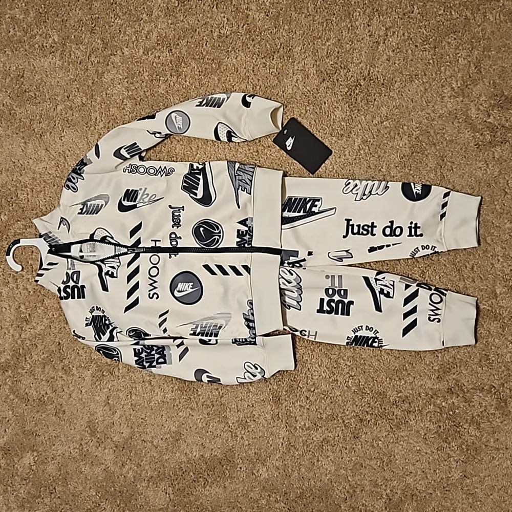 Kid's Nike Set